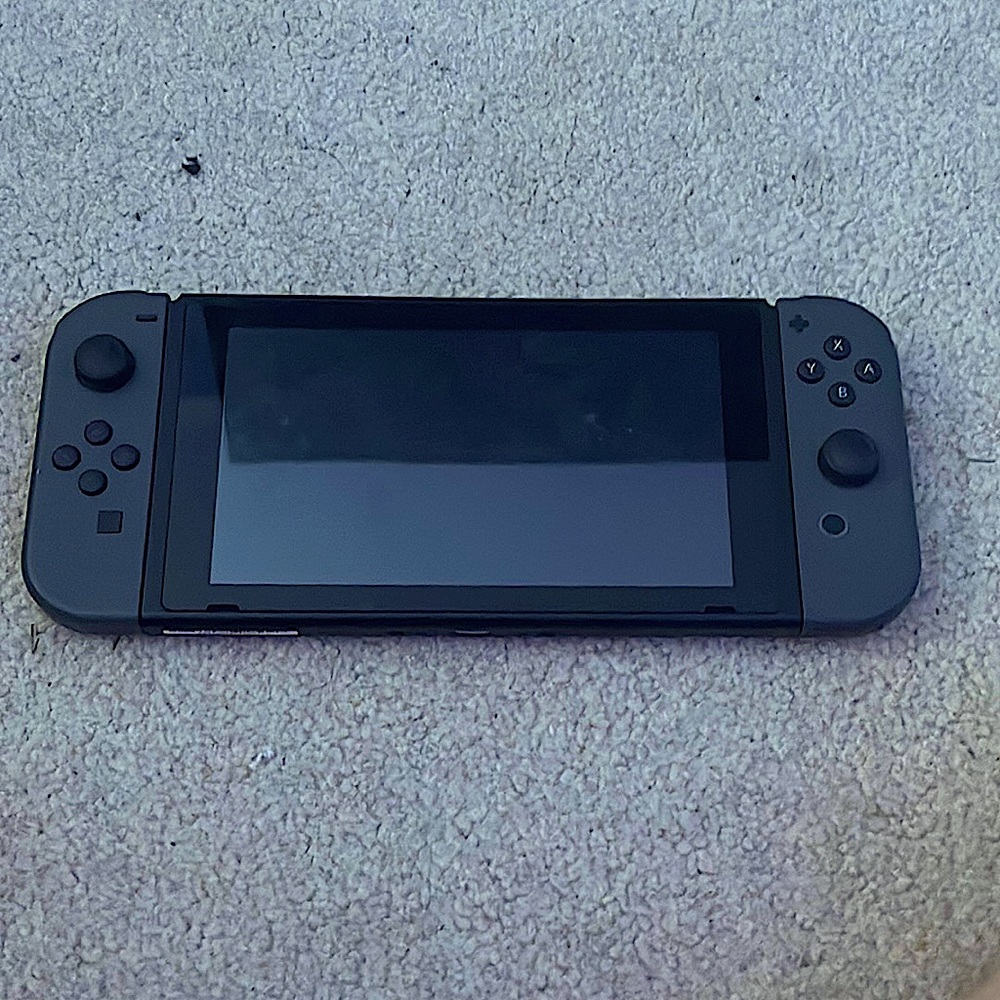 Nintendo switch 32 GB Used